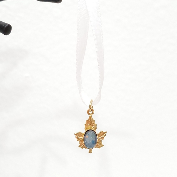 Opal Gem Gold Maple Leaf Pendant - Picture 1 of 6
